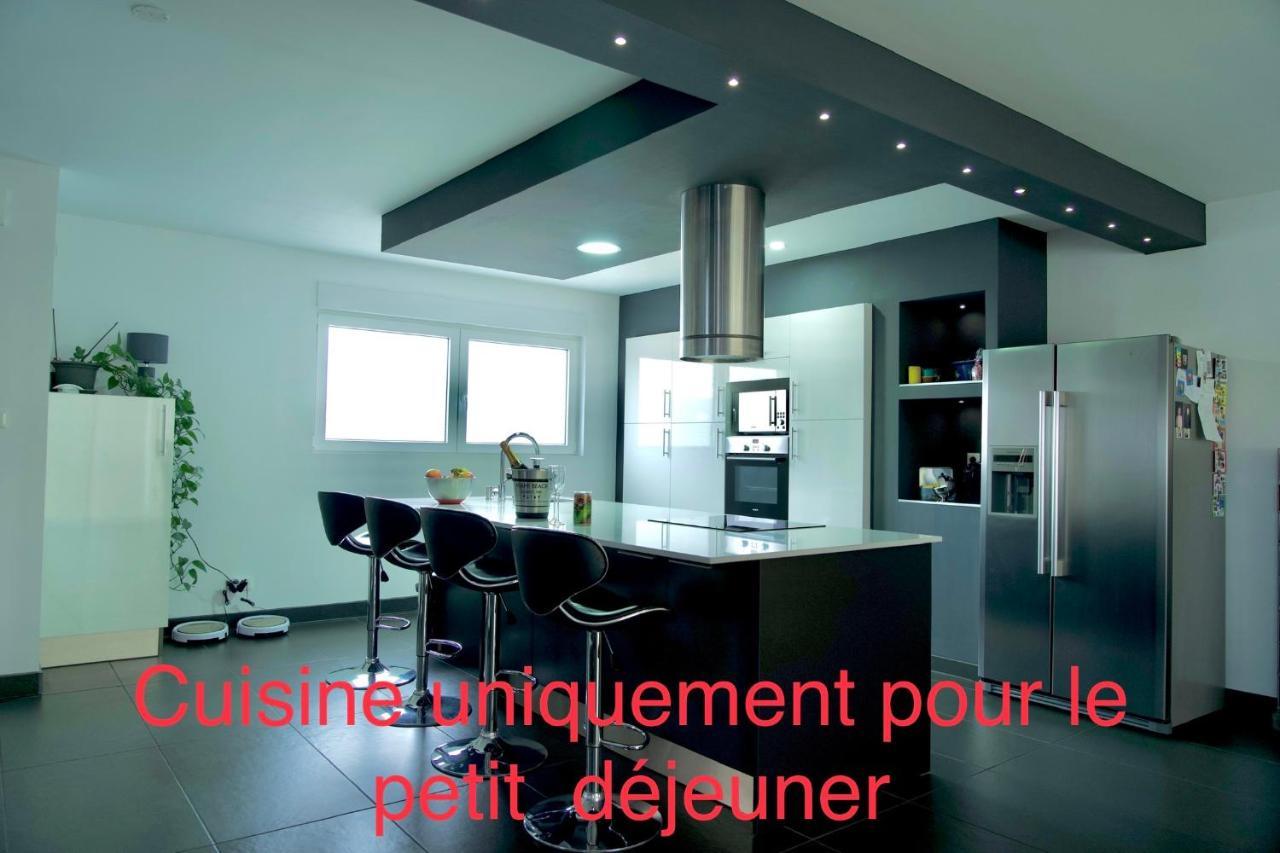 B&B Chez L'Habitant Chambre Privative Sur La Route Des Vins Tv Parking Box Velo Issenheim エクステリア 写真